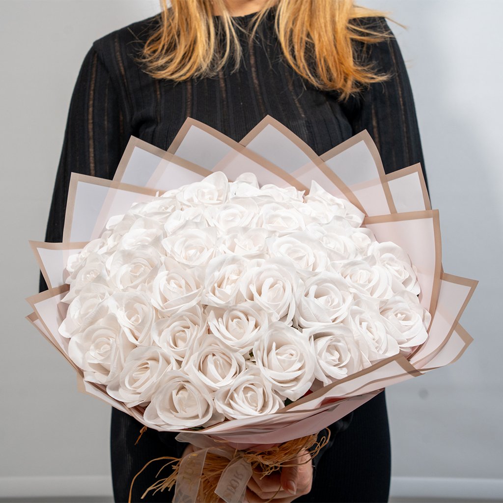 41'li Beyaz Gül Buketi